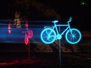 Grugapark Essen - Spielen mit Licht - Parkleuchten 2013 - Rasendes Fahrrad (c)2013 Wolfgang Bning